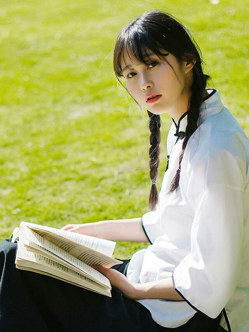 爱游戏平台-曼联战曼城，双雄对决谁能笑到最后，曼联对阵曼城结果