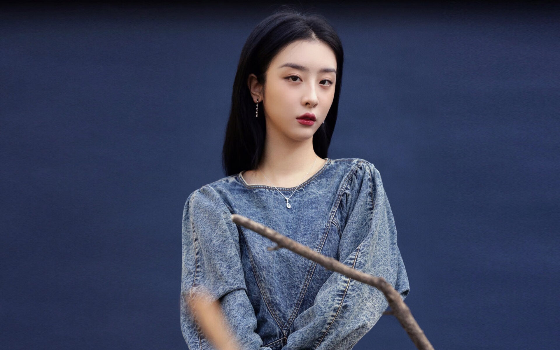 爱游戏智能体验-西甲青训教练与一线教练接班机制对比分析，西甲教练工资